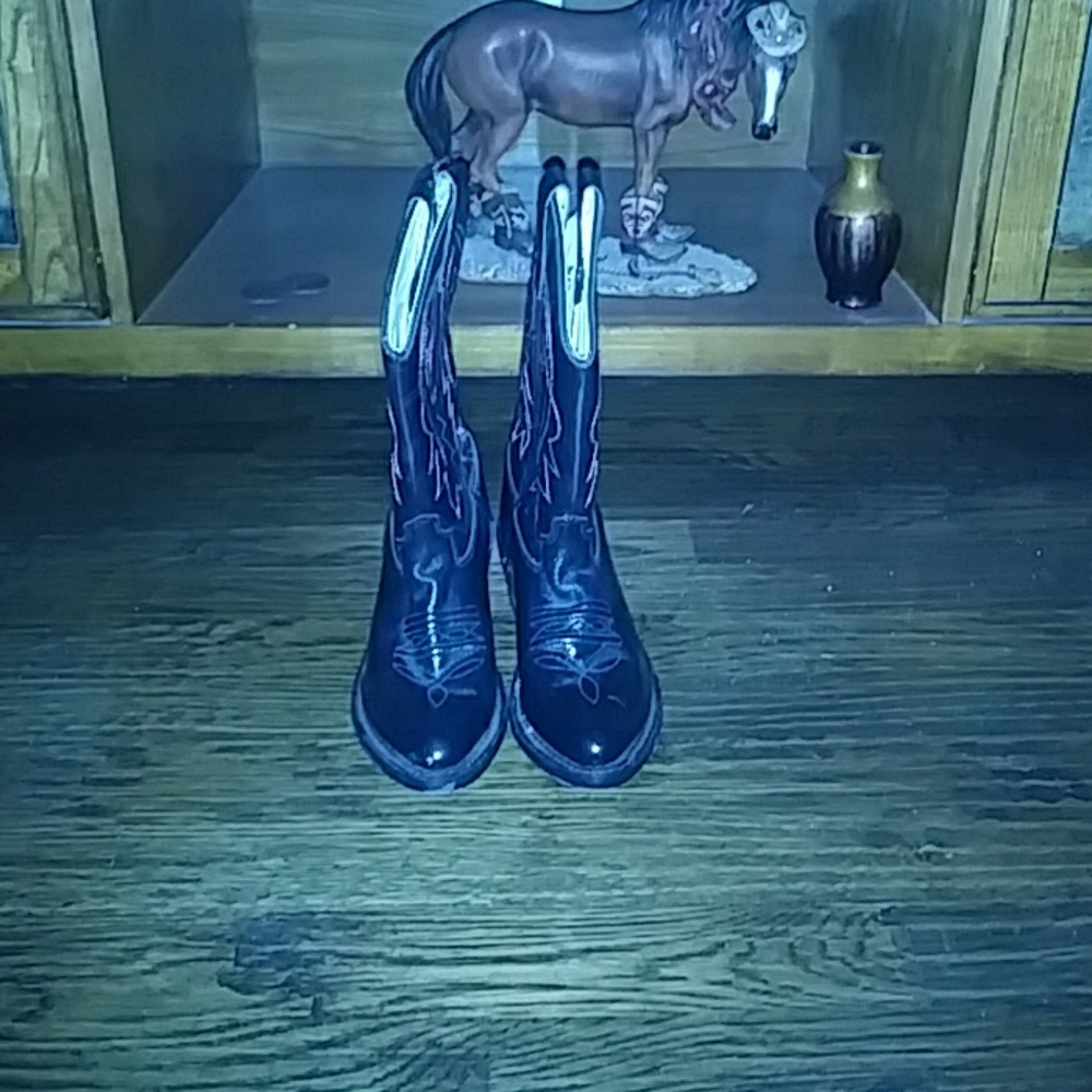 Cowgirl boots for boys \girls black and red new ne